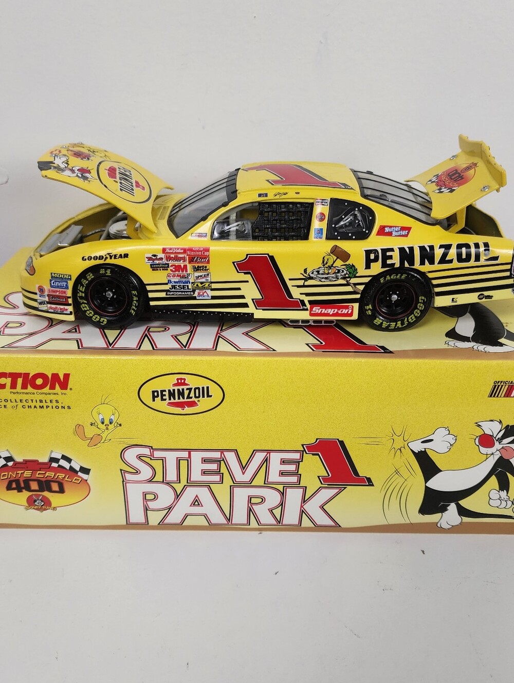 Steve Park #1 Looney Tunes Action 1:24 Die-Cast Pennzoil Chevy Monte Carlo NASCA